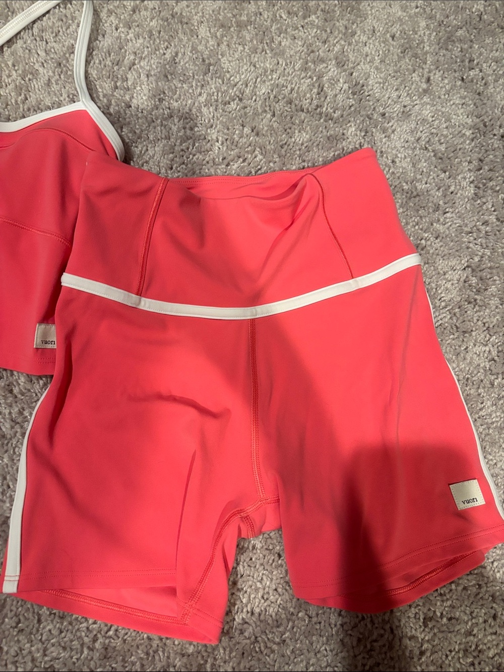 VUORI ALL THE FEELS CORSET TANK AND SHORTS 4” SUNSET PINK - Picture 2 of 3